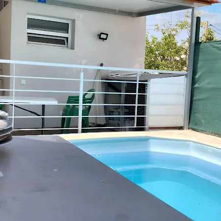 Comfortable In Feijo With Shared Pool, 90 M² Almada