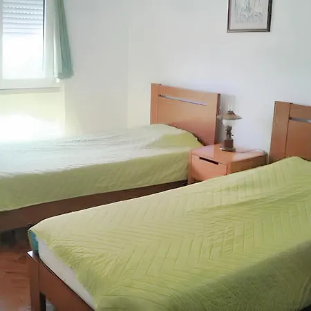 Daire Comfortable In Feijo With Shared Pool 90 M² *