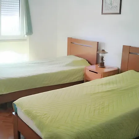 Comfortable In Feijo With Shared Pool, 90 M² Almada