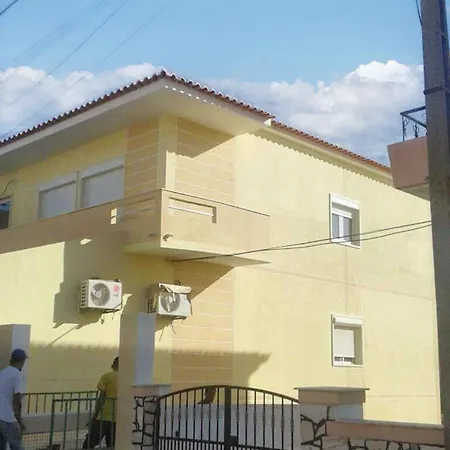 Comfortable In Feijo With Shared Pool, 90 M² * Almada