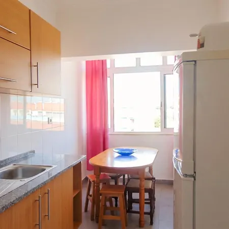 Comfortable In Feijo With Shared Pool, 90 M² Apartmán Almada