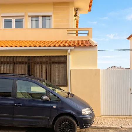 Comfortable In Feijo With Shared Pool, 90 M² Apartmán Almada
