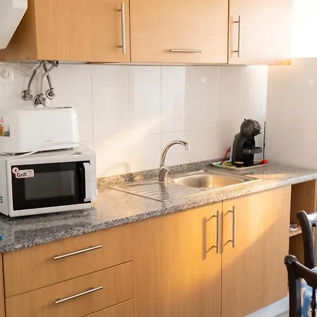 Comfortable In Feijo With Shared Pool, 90 M² * Almada