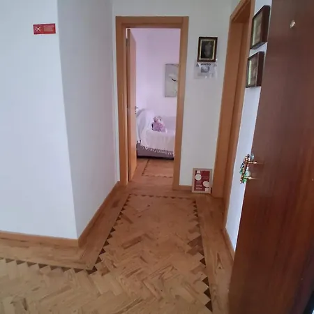 Comfortable In Feijo With Shared Pool, 90 M² * Almada