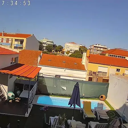 Comfortable In Feijo With Shared Pool, 90 M² Lejlighed *