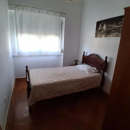 Lejlighed Comfortable In Feijo With Shared Pool, 90 M²