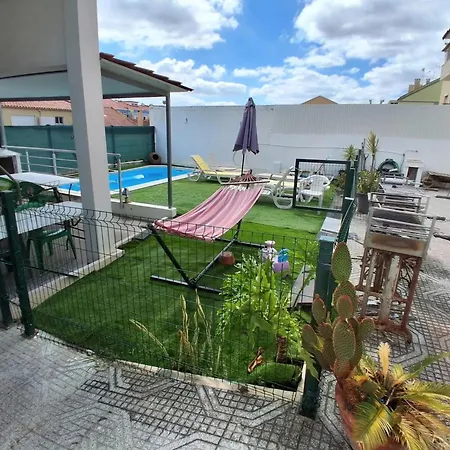 Lejlighed Comfortable In Feijo With Shared Pool, 90 M²