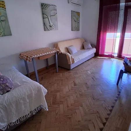 Lejlighed Comfortable In Feijo With Shared Pool, 90 M² Almada