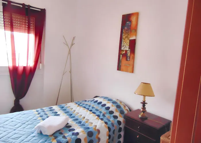 Comfortable In Feijó With Shared Pool, 90 M² * Almada